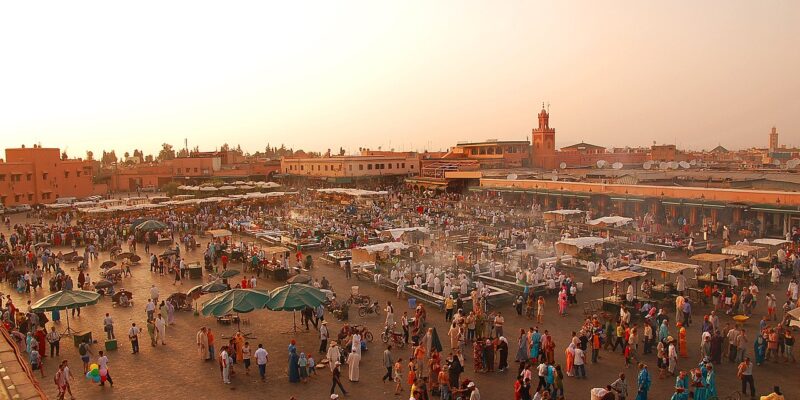 1280px-Maroc_Marrakech_Jemaa-el-Fna_Luc_Viatour